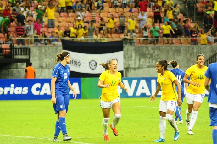 Brasil e Itália Arena da Amazônia futebol feminino (Foto: Mauro Neto/Sejel)