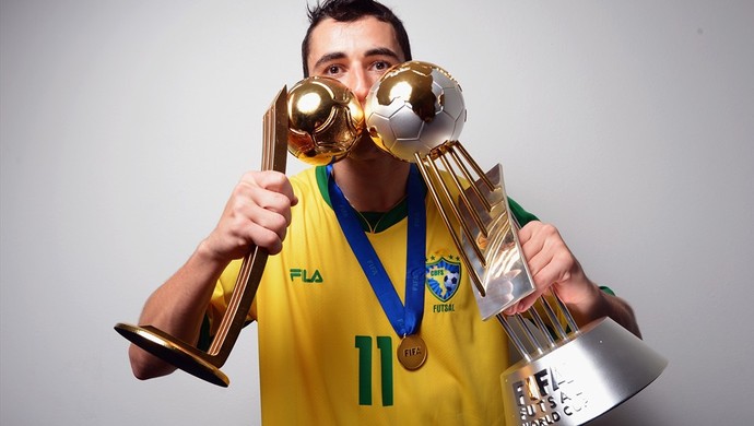 Neto Brasil campeão mundial de futsal 2012 (Foto: Getty Images/Fifa)