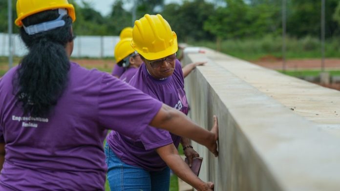thumbnail_Mulheres mostram força e talento na Construção Civil com apoio do Sebrae (3)